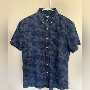Taylor Stitch blue Camo short sleeve button up M